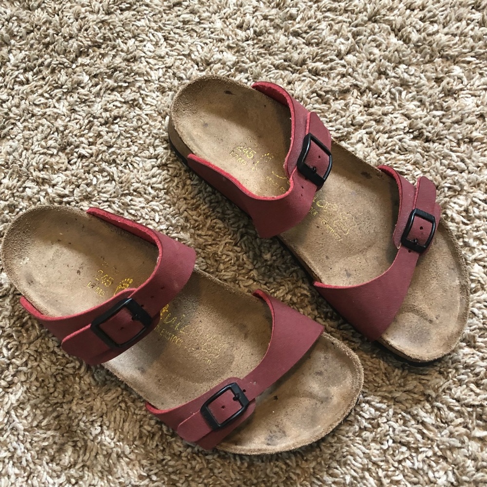 Red Birkenstock betula